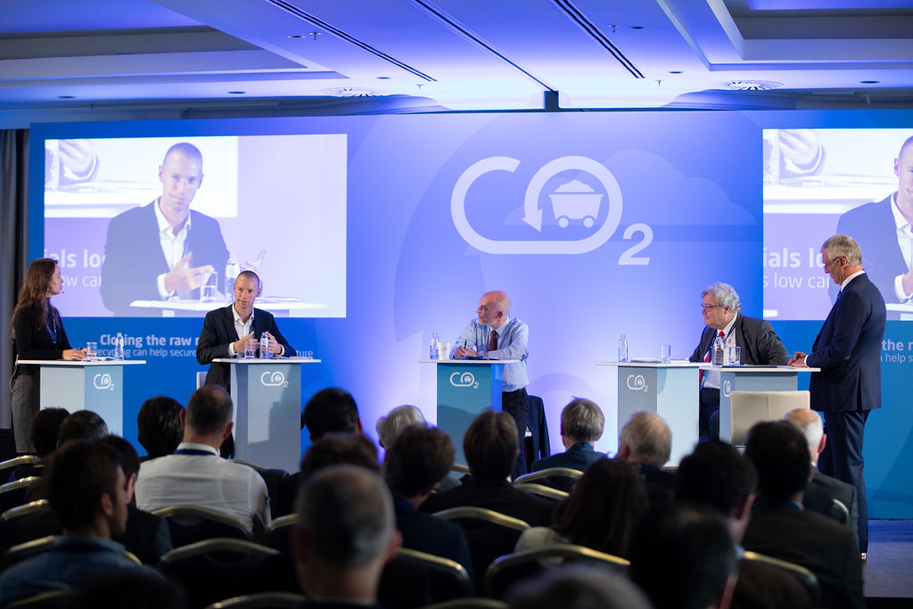 Closing the raw materials loop